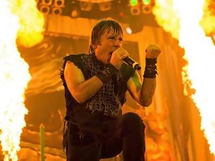 Φωτογραφία για Μάχη με τον καρκίνο δίνει ο τραγουδιστής των Iron Maiden