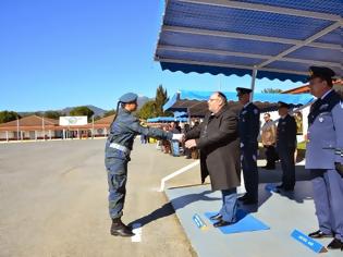 Φωτογραφία για Γυναίκα σμηνίας επικεφαλής της Διμοιρίας Επιδείξεως της ΠΑ
