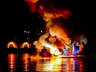 Φωτογραφία για Έπεσε η αυλαία για το Πατρινό Καρναβάλι 2015 - Στην πυρά ο βασιλιάς Καρνάβαλος