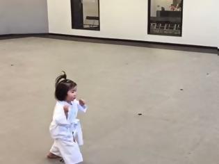 Φωτογραφία για Το 3χρονο κοριτσάκι θαύμα του Τάε Κβον Ντο [video]