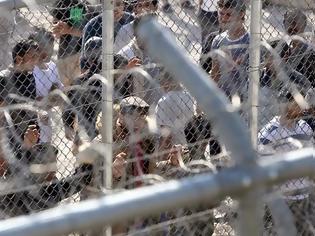 Φωτογραφία για Ακόμα 30 αλλοδαποί ελεύθεροι από το Κέντρο Κράτησης της Αμυγδαλέζας