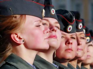 Φωτογραφία για Lipstick και Καλάσνικοφ… Οι γυναίκες στην υπηρεσία των ρωσικών Ενόπλων Δυνάμεων… [photos]