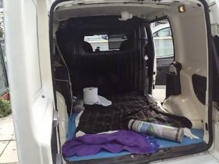 Φωτογραφία για Το φορτηγάκι του τρόμου - Εδώ βίαζε τα ανήλικα ο 40χρονος παιδεραστής - Δείτε φωτο