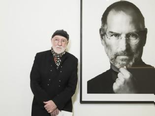 Φωτογραφία για Δείτε ποιος έβγαλε την ιστορική εικόνα του Steve Jobs