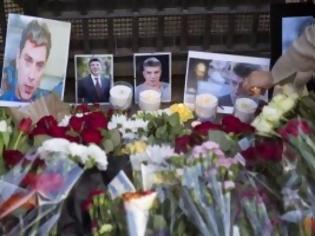 Φωτογραφία για Ο Ρέντσι άφησε λουλούδια στο σημείο δολοφονίας του Νεμτσόφ