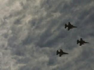Φωτογραφία για Tρία F-16 της Πολεμικής μας Αεροπορίας στην μεγαλειώδη παρέλαση στη Ρόδο [video]