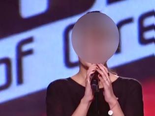 Φωτογραφία για Διαγωνιζόμενη του The Voice προκάλεσε ΣΑΛΟ με τις δηλώσεις της, λίγο πριν ανέβει στη σκηνή - Δείτε ποια είναι! [photo]