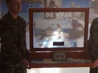 Φωτογραφία για Ο στρατιωτικός που συγκλόνισε τον Καμμένο - H πιο έντονη στιγμή που έζησε ο ΥΕΘΑ [video]