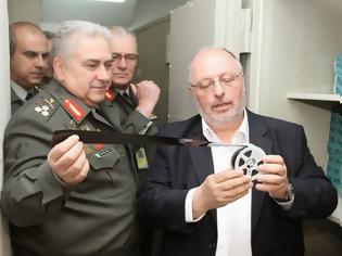 Φωτογραφία για Επίσκεψη του ΑΝΥΕΘΑ στη Διεύθυνση Ιστορίας Στρατού και παρουσίαση των γερμανικών αρχείων της κατοχής