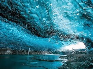 Φωτογραφία για Στις κρυστάλλινες σπηλιές της Ισλανδίας