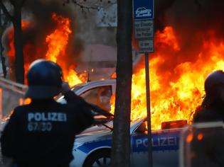 Φωτογραφία για ΤΩΡΑ; Τραυματίες στα επεισόδια στη Φρανκφούρτη! [photos]