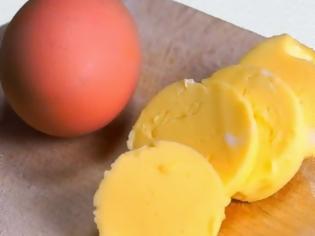 Φωτογραφία για ΑΠΙΣΤΕΥΤΟ: Φτιάξτε ομελέτα, χωρίς να σπάσετε το αυγό! [video]