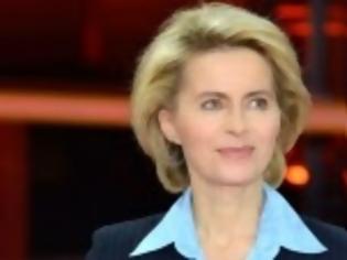 Φωτογραφία για Ursula von der Leyen (Υπ. Άμυνας Γερμανίας): Ο Ευρω-στρατός θα ενισχύσει την ενοποίηση της ΕΕ