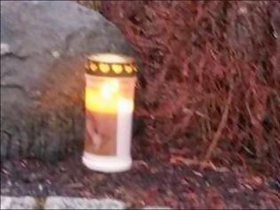 Φωτογραφία για Αφήνουν κεριά έξω από το σπίτι του συγκυβερνήτη