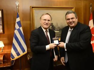Φωτογραφία για Συνάντηση ΥΕΘΑ Πάνου Καμμένου με τον Πρέσβη του Καναδά στην Ελλάδα