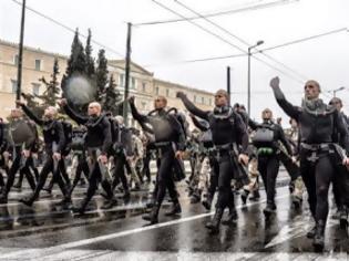 Φωτογραφία για Αντιδράσεις για τα εθνικιστικά συνθήματα των ΟΥΚ κατά την παρέλαση γιατην 25η Μαρτίου