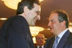 Με στόχο την συσπείρωση ανταλλαγή φιλοφρονήσεων Σαμαρά – Καραμανλή