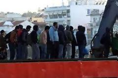 Σκάφος με παράνομους μετανάστες εντοπίστηκε στον Αστακό