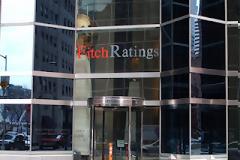 Fitch: Έξω από το ευρώ η Ελλάδα