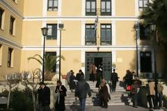 Αντιεξουσιαστες συμπαραστέκονται στις οροθετικές ιερόδουλες