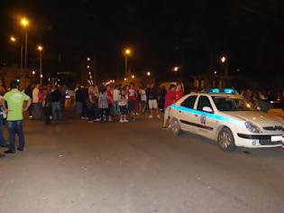 Φωτογραφία για Πρέβεζα: Σε αποκλεισμό της Εθνικής οδού προχώρησαν αργά χθες το βράδυ περίπου 500 κάτοικοι του Λούρου!