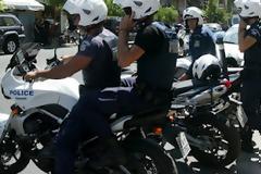Ερυμάνθεια Αχαΐας: Ένοπλη ληστεία με... περούκα στην Αγροτική Τράπεζα - Δύο άτομα κρατώντας όπλο απείλησαν τους υπαλλήλους του τραπεζικού καταστήματος