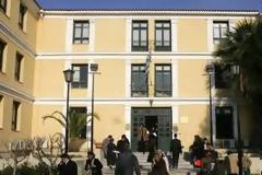 Ενώπιον του εισαγγελέα οι 16 οροθετικές ιερόδουλες - Eντοπίστηκε μία ακόμη