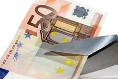 Αναγνώστης εκφράζει απορία για τις μειώσεις μισθών