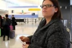 Είσαι πολύ χοντρή για να πετάξεις! Γυναίκα μηνύει αεροπορική εταιρεία