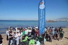 Μάζεψαν 700 κιλά σκουπίδια στο Καβούρι Βουλιαγμένης