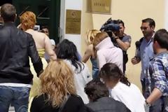 Προφυλακιστέες οι 16 ιερόδουλες φορείς του Aids