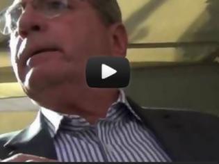 Φωτογραφία για VIDEO: Υποψήφιος του ΠΑΣΟΚ σπάει την κάμερα ενός πολίτη!
