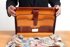Ηρακλειώτης ξενοδόχος αποκάλυψε τους εκβιαστές του υπουργείου - Δείτε τι λέει ο ίδιος
