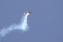VIDEO: Τρελοί πιλότοι κάνουν τα πιο επικίνδυνα κόλπα που έχετε δει