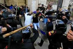 Νεκροί και δεκάδες τραυματίες σε επεισόδια στο Κάιρο