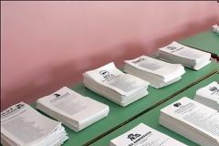 ΕΙΣΒΟΛΗ ΠΟΛΙΤΗ ΜΕ ΠΙΣΤΟΛΙ ΣΕ ΕΚΛΟΓΙΚΟ ΚΕΝΤΡΟ