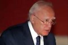 ΤΩΡΑ:ΙΩΑΝΝΙΝΑ: Ψήφισε ο Κάρολος Παπούλιας.