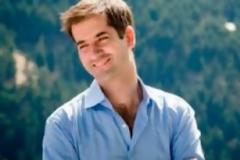 Το συγκινητικό μήνυμα του Κώστα Μπακογιάννη στο Facebook για την γιαγιά του