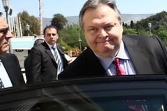 Σύσκεψη πρωτοκλασάτων στο ΠΑΣΟΚ για τις πρώτες εκτιμήσεις
