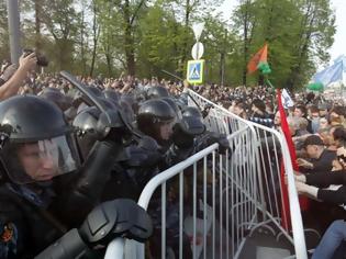 Φωτογραφία για Δεκάδες συλλήψεις αντικυβερνητικών στη Ρωσία