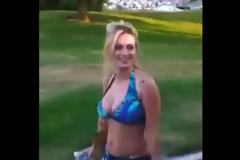 Δείτε τι έκαναν οι κάφροι στην κοπέλα! (video)