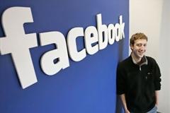 Facebook: Στόχος 10,6 δισ. από δημόσια εγγραφή