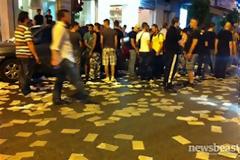 Ζήτησαν από τους δημοσιογράφους να σηκωθούν όρθιοι για τον Μιχαλολιάκο