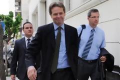 Η Τρόικα κάνει πίσω στα νέα μέτρα
