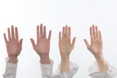Γιατί ιδρώνουν τα χέρια σας;