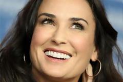 Επιτέλους άλλαξε το nick name στο twitter η Demi Moore