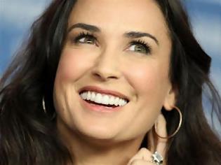 Φωτογραφία για Επιτέλους άλλαξε το nick name στο twitter η Demi Moore