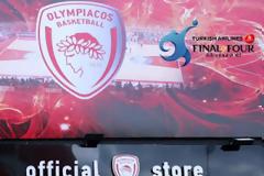 ΓΙΑΤΖΟΓΛΟΥ, ΚΑΜΠΟΥΡΗΣ ΚΑΙ ΤΟΜΙΤΣ ΣΤΟ Official Olympiacos BC Store