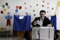 DW: «Εκλογικό αποτέλεσμα κατά της Μέρκελ»