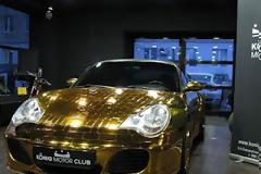 Porsche 911 επικαλυμένη με φύλλα χρυσού (Photos)